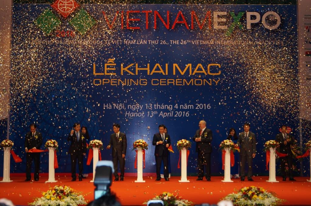 Церемония официального открытия 26-й Вьетнамской международной  торговой ярмарки «VIETNAM EXPO 2016»